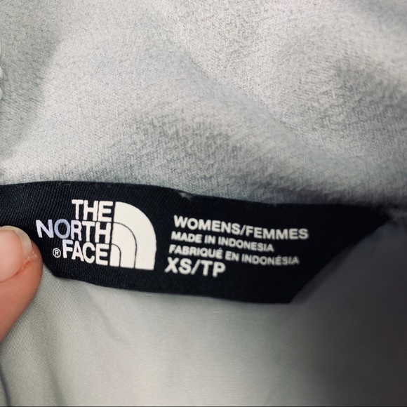 Like New Light Gray North Face Jacket - Picture 5 of 5